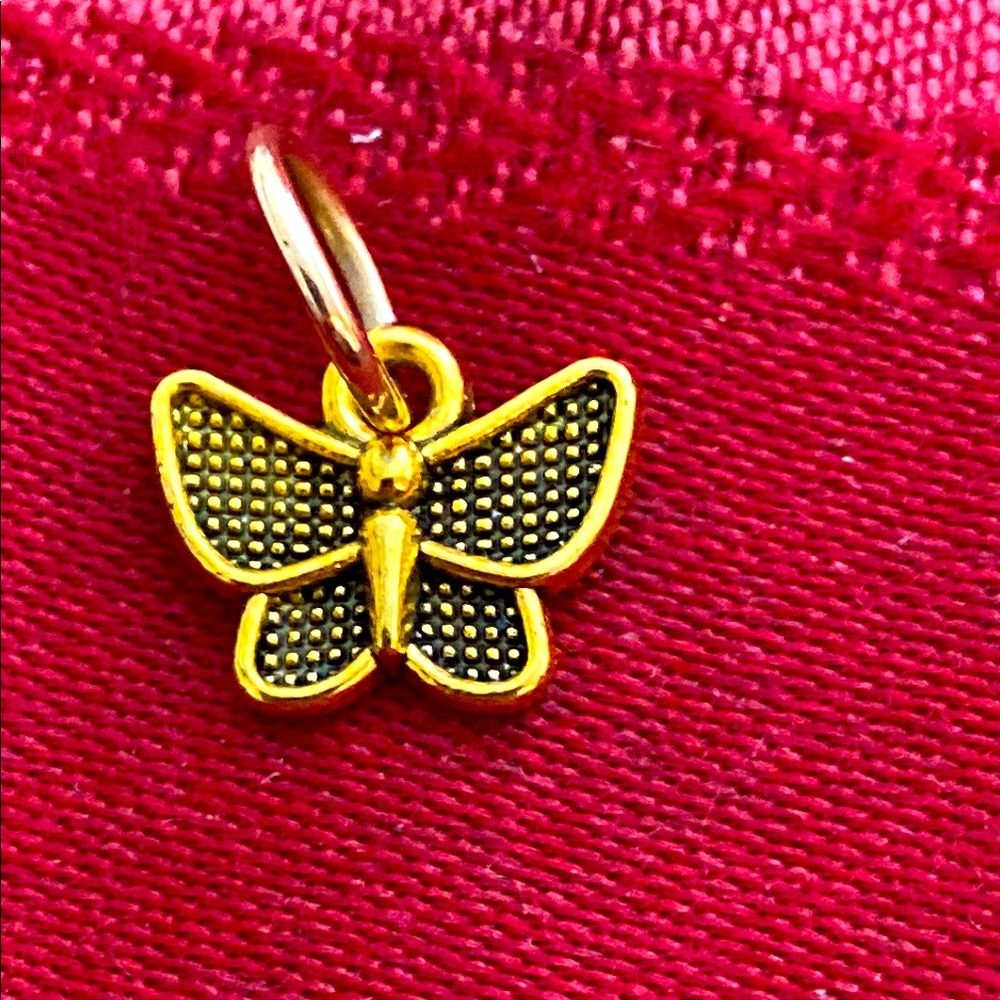 5/$10❤️❤️❤️New Brass Butterfly Charm Pendant